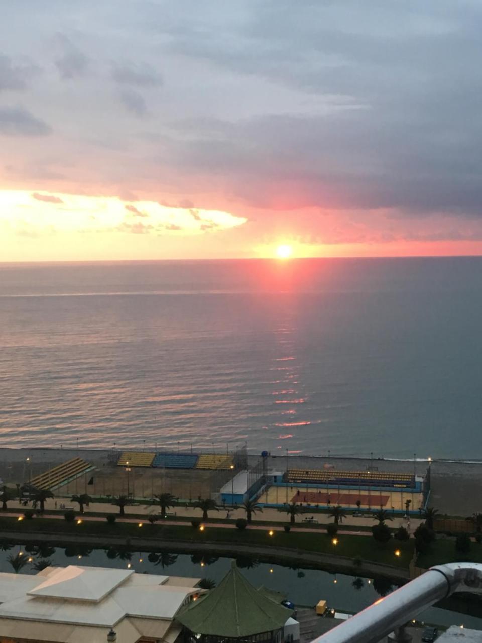 Best_In_Batumi 1 Luaran gambar